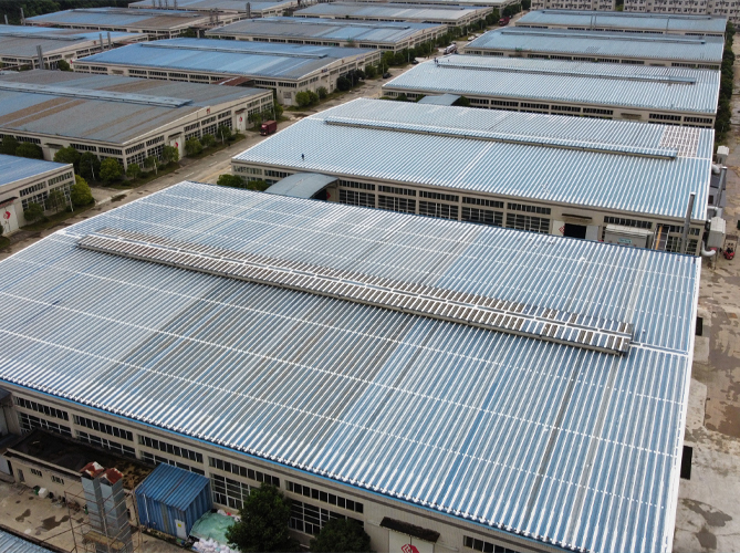 某木业公司钢结构厂房彩钢瓦屋面防水建理项目 ——SYR 无缝防水系统处置多年渗漏难题